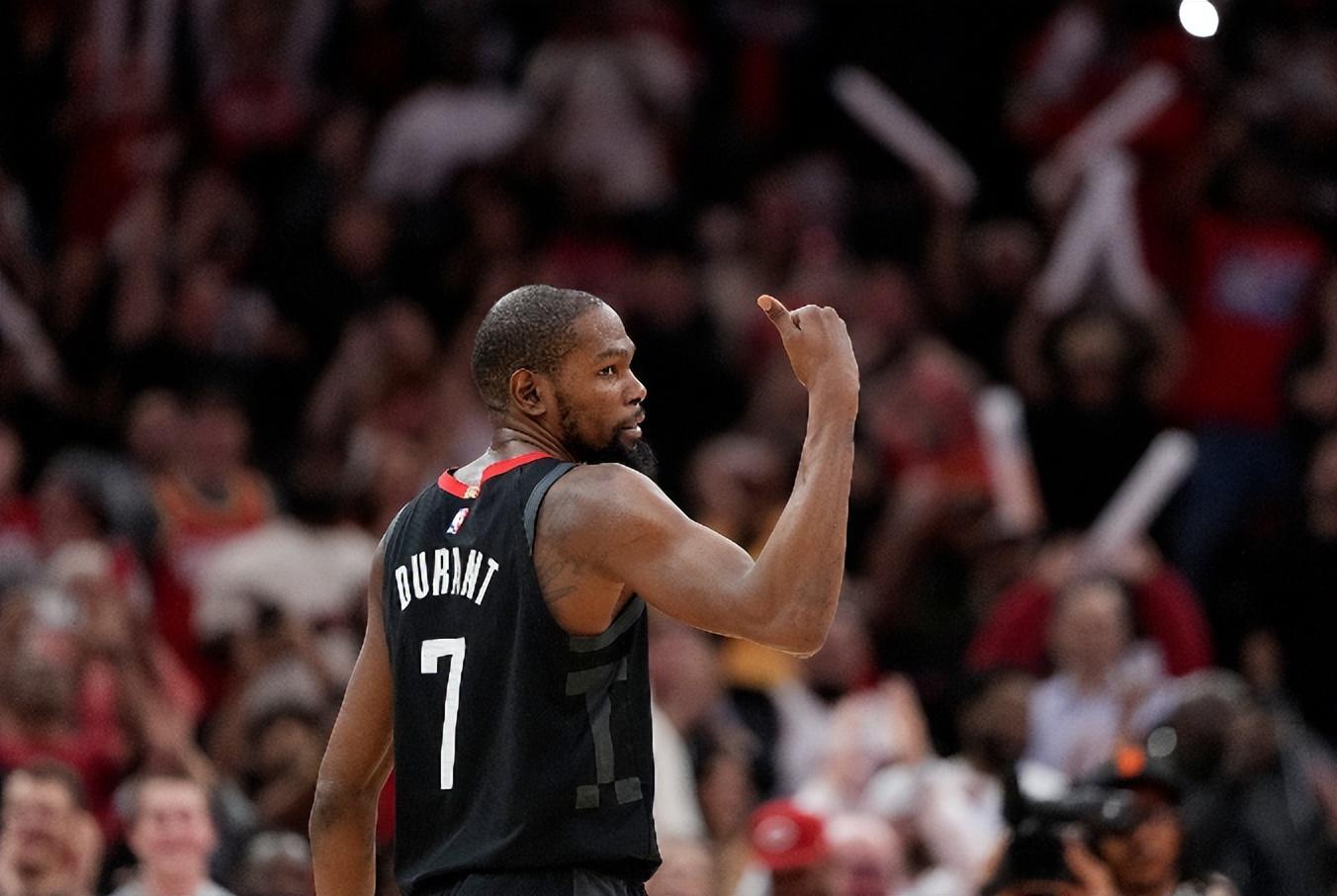 星空体育官方网站-杜兰特挣扎！火箭惨遭联盟第一双杀，SGA创NBA第2神迹，阿门16中4