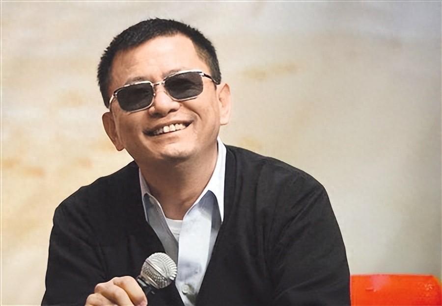 星空体育-陪玩陪睡不够！集体开嫖、舔手指、目无王法，阴暗面彻底藏不住了